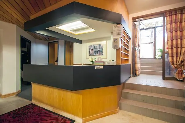 تورونتو Smile Back B&B 2*,