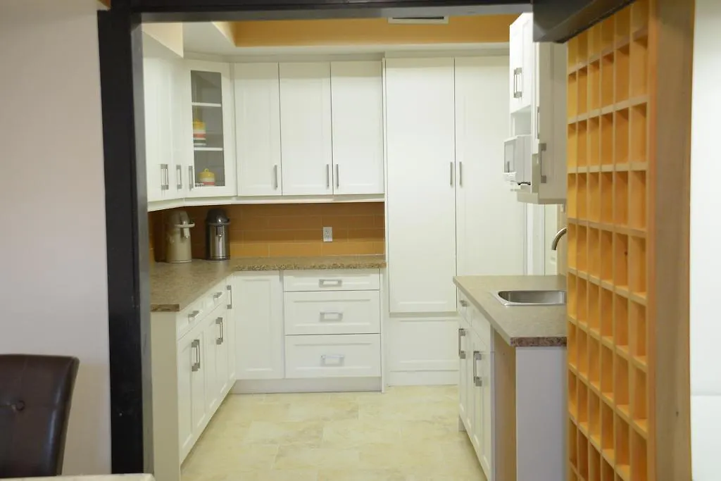 تورونتو Smile Back B&B