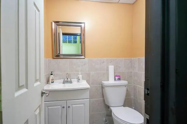 Smile Back B&B Toronto Bed & Breakfast