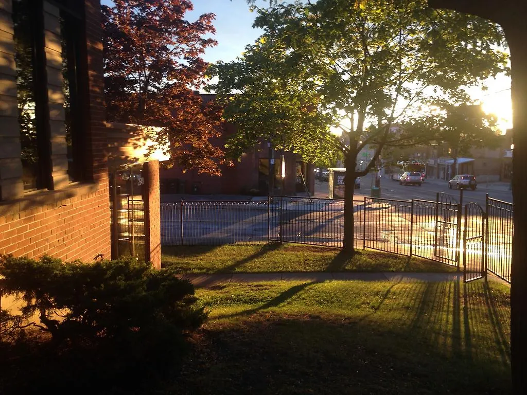 Smile Back B&B Toronto Kanada