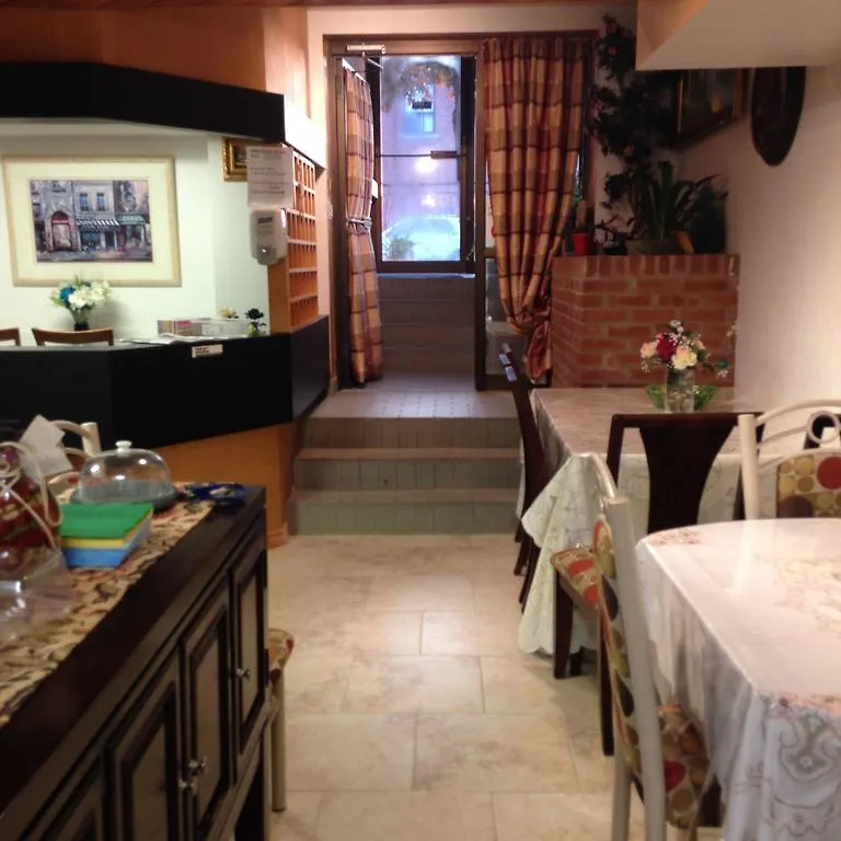 ** Bed & Breakfast Smile Back B&B Toronto Kanada