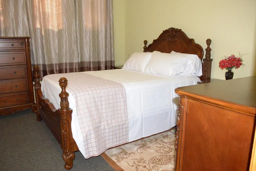 Smile Back B&B Toronto 2*,