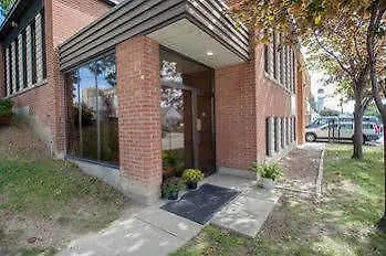 Smile Back B&B Toronto 2*,  Kanada