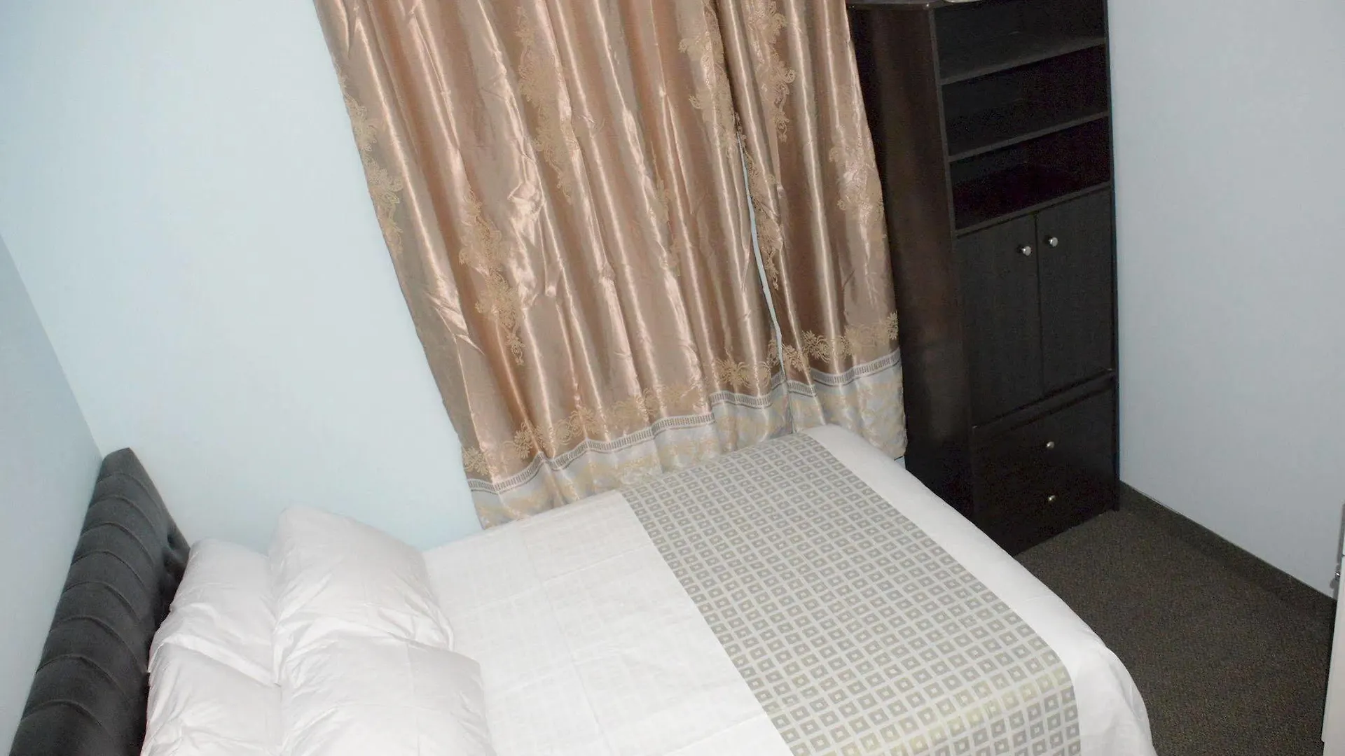 Bed & Breakfast Smile Back B&B Toronto