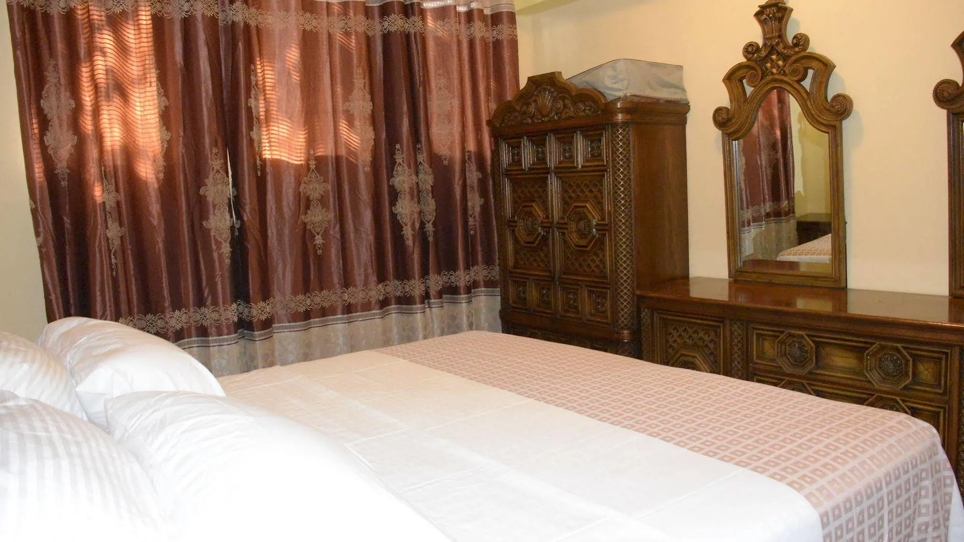 Bed & Breakfast Smile Back B&B Toronto